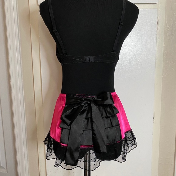 VS Y2K 2007 Sexy Little Things Skirt with 3 tier ruffles in the back and ribbon - Picture 2 of 6